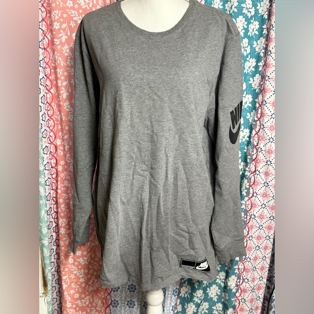 Nike Heather Gray Long Sleeve Tee